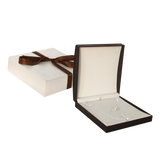 030609 (ED9J) Estuche diamante café para collar con juego (21 x 21.5 x 5.3 cm)