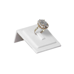 (085021) Exhibidor de PVC para un anillo color blanco (5X5X2.5cm)